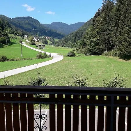 Simnovi Apartmaji - Surrounded By Nature Apartamento
